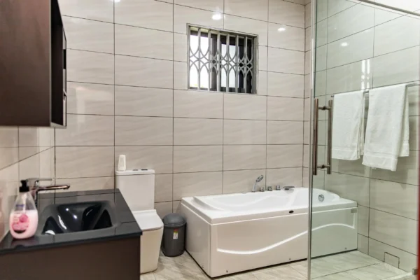 Deluxe Room - Image 6